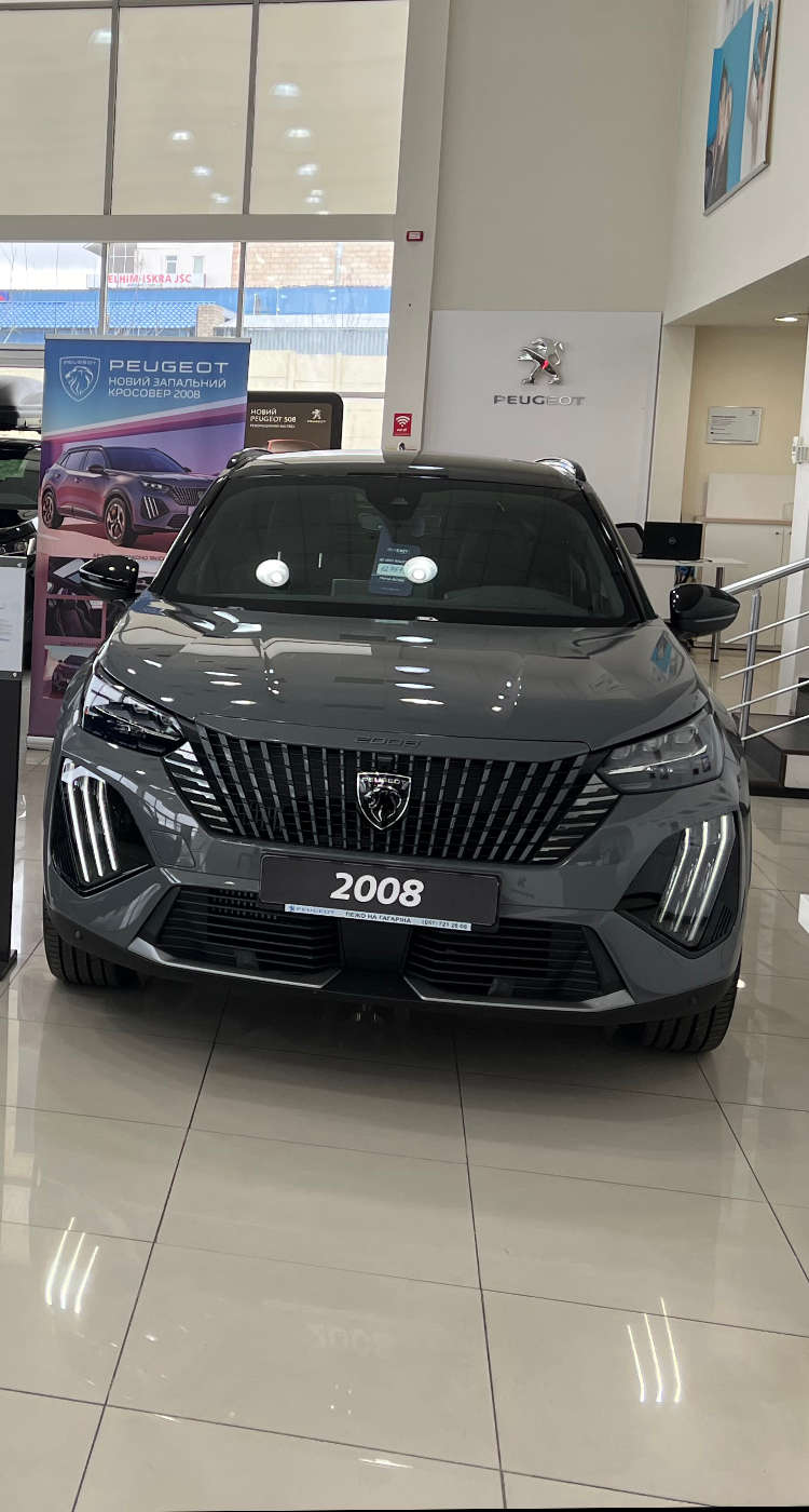 Виставкова зала Peugeot у салоні «Альфа Авангард» у Харкові