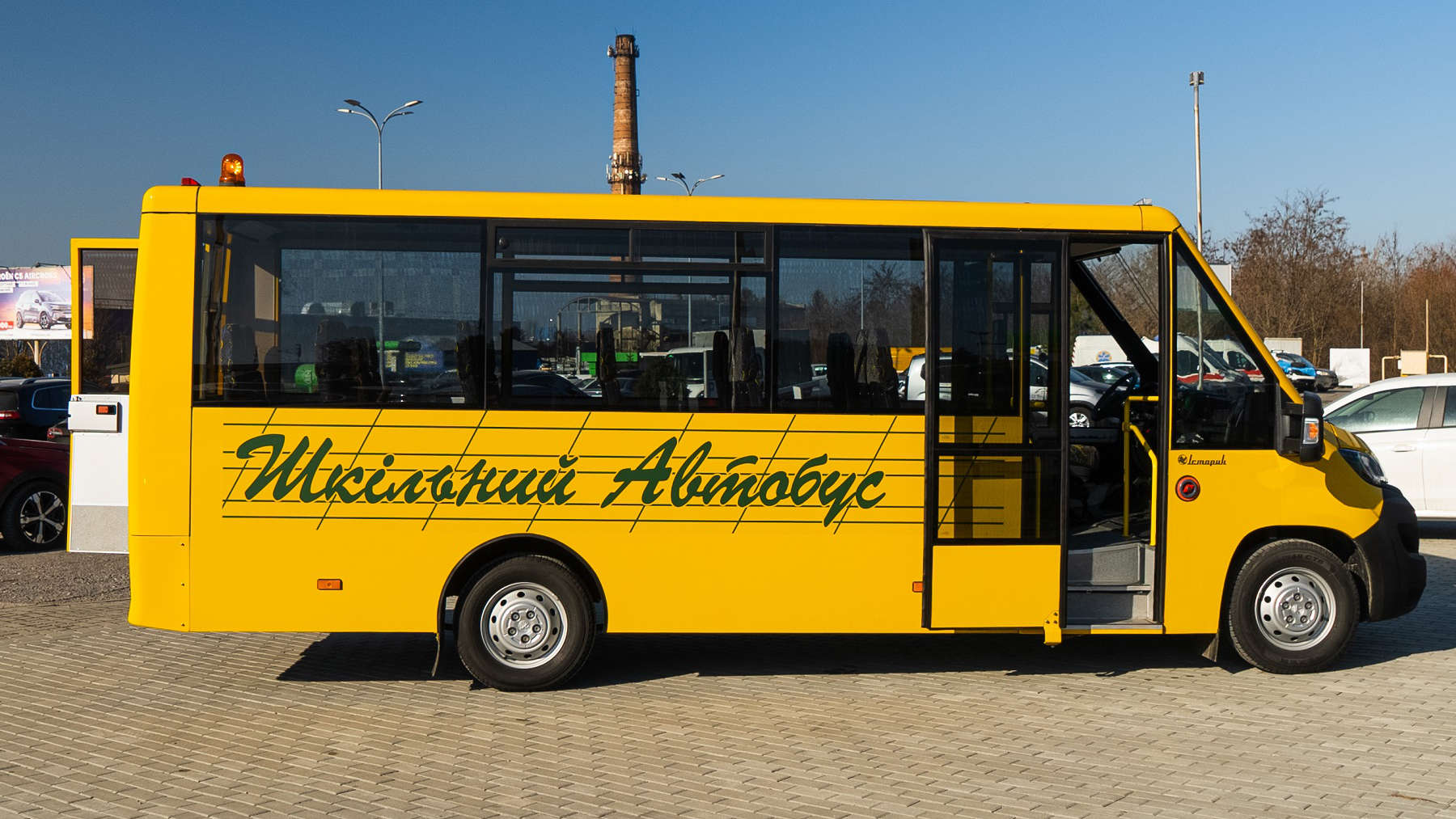 Новий унікальний проект: шкільний автобус українського виробництва на базі Peugeot Boxer або Opel Movano